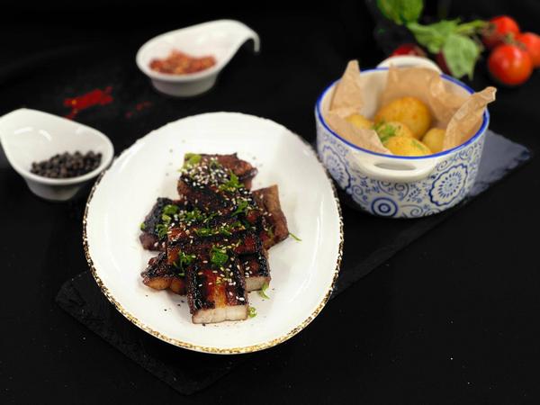 La Galbi - Coaste coreene marinate 72 de ore în sos coreean cu pară